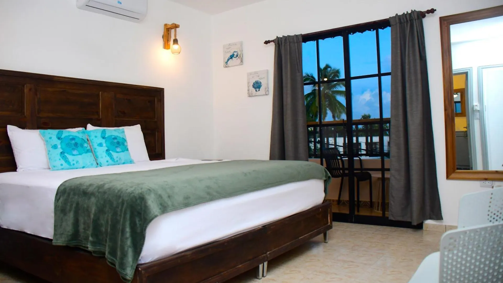 Hotel Hostal Marina Samana