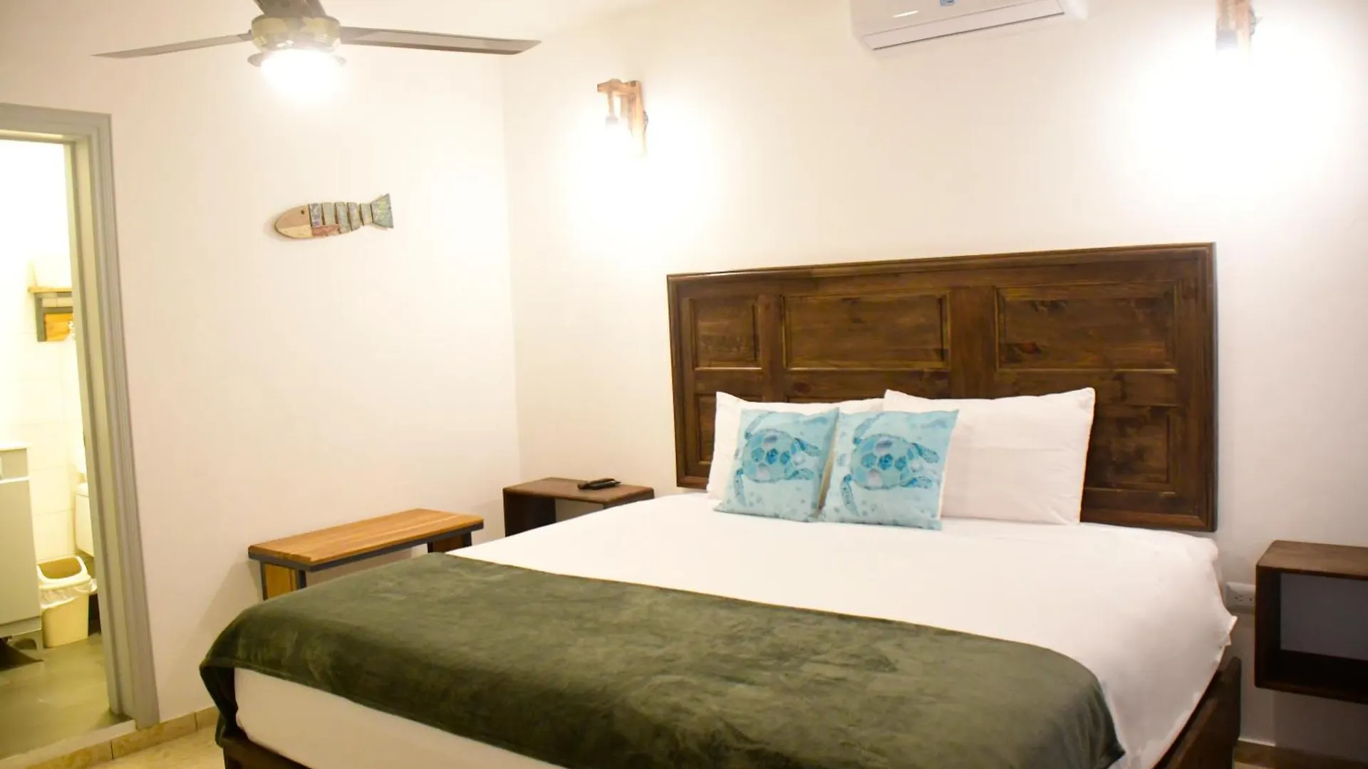 Hostal Marina Samana